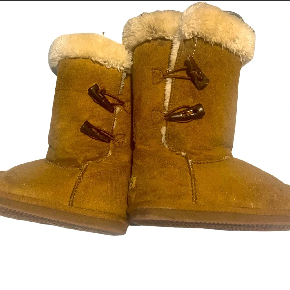 Apres by Lamo Girls 4Y tan suede boots. Side buckles Faux fur lining - Picture 1 of 5